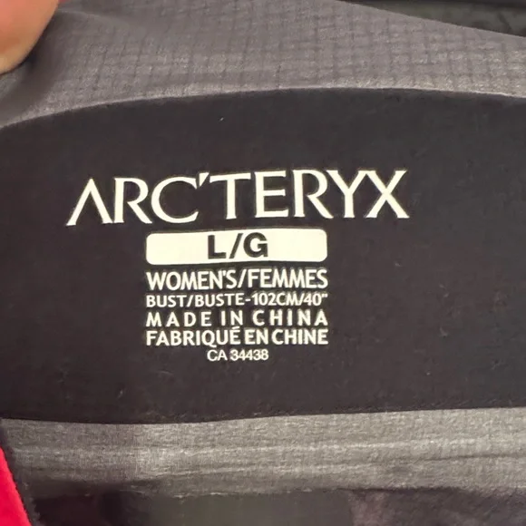 Arc’teryx Women’s Beta LT Jacket – GORE-TEX Pro - Picture 2 of 16